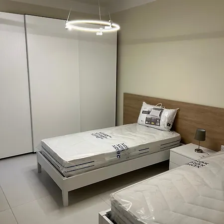 Promenade 3-bedroom, Steps From Ferry To Valletta By Malta Weekend * Gzira