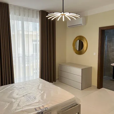 Promenade 3-bedroom, Steps From Ferry To Valletta By Malta Weekend Daire Gzira