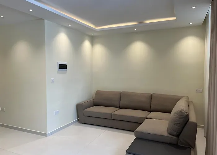 Promenade 3-bedroom, Steps From Ferry To Valletta By Malta Weekend *