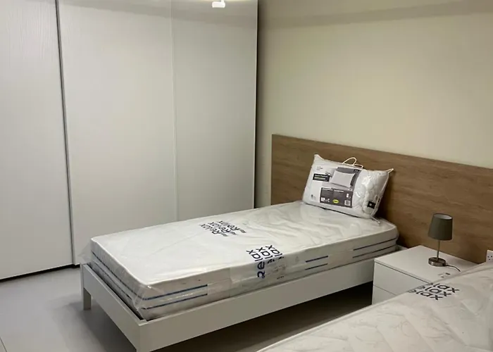 Promenade 3-bedroom, Steps From Ferry To Valletta By Malta Weekend * Gzira